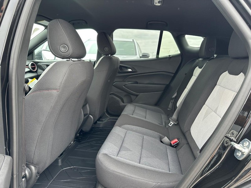 Chevrolet Trax Vehicle Full-screen Gallery Image 5