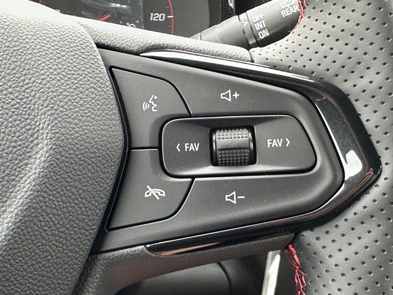 Chevrolet Trax Vehicle Full-screen Gallery Image 9