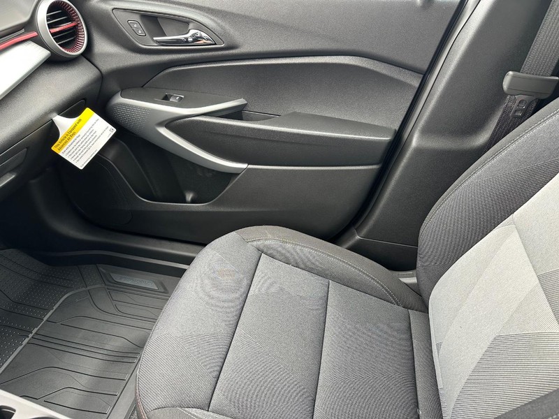 Chevrolet Trax Vehicle Full-screen Gallery Image 14