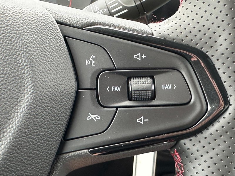 Chevrolet Trax Vehicle Full-screen Gallery Image 9