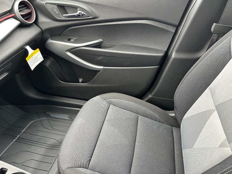 Chevrolet Trax Vehicle Full-screen Gallery Image 14