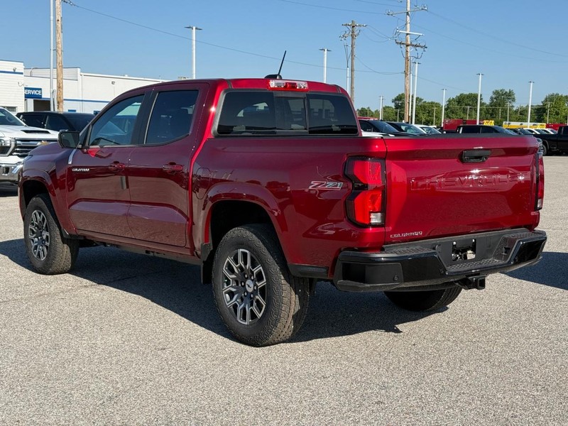 Chevrolet Colorado Vehicle Full-screen Gallery Image 3