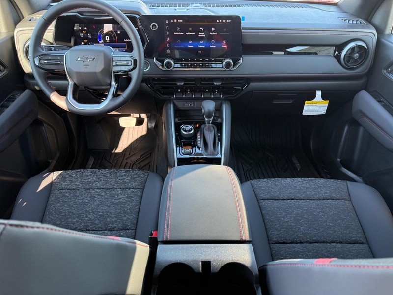 Chevrolet Colorado Vehicle Full-screen Gallery Image 6