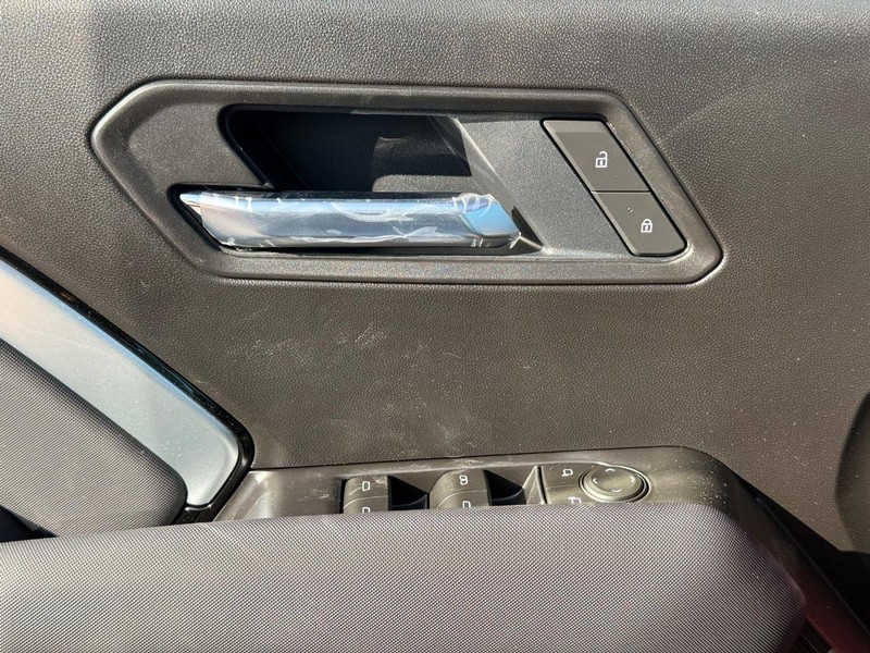Chevrolet Colorado Vehicle Full-screen Gallery Image 16