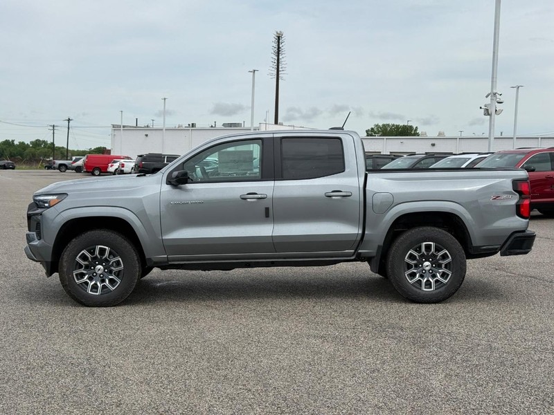 Chevrolet Colorado Vehicle Full-screen Gallery Image 2