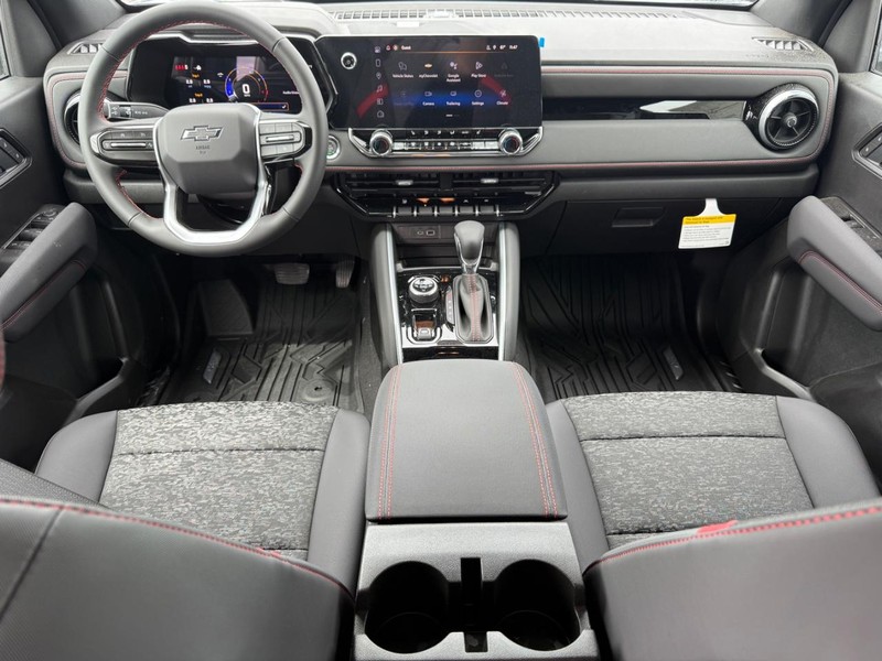 Chevrolet Colorado Vehicle Full-screen Gallery Image 6