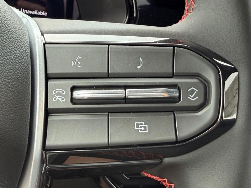Chevrolet Colorado Vehicle Full-screen Gallery Image 9