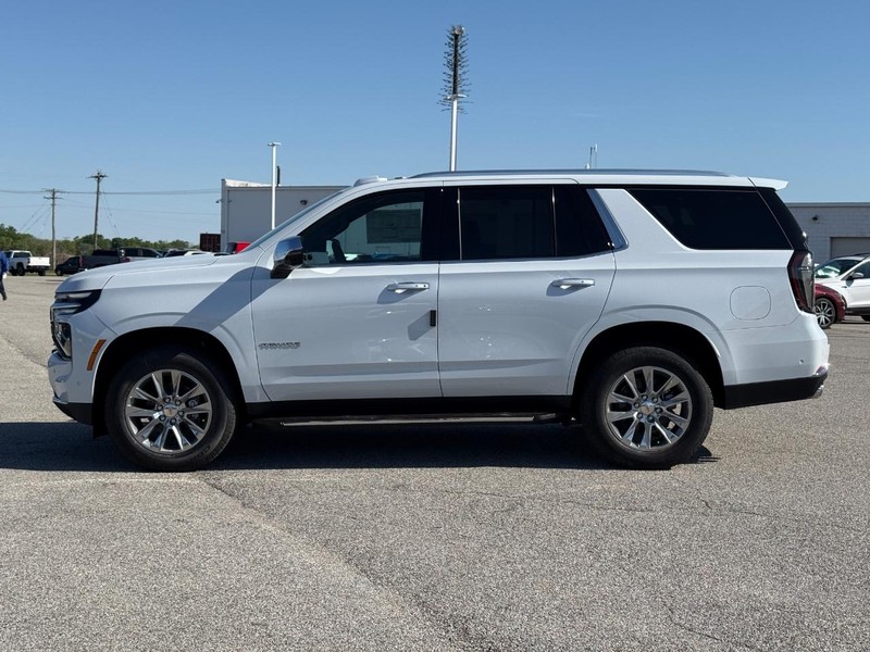 Chevrolet Tahoe Vehicle Full-screen Gallery Image 2