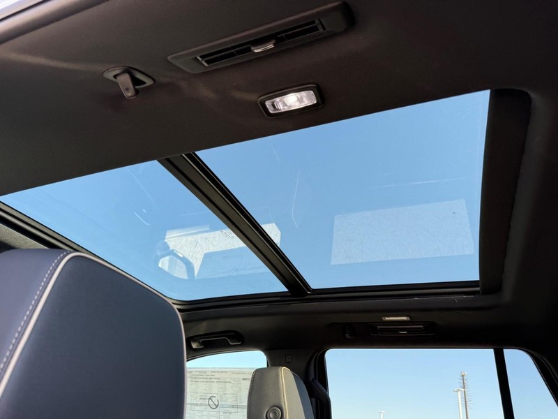 Chevrolet Tahoe Vehicle Full-screen Gallery Image 8