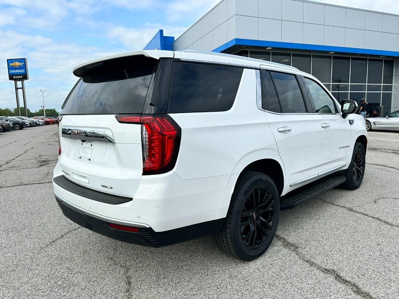 GMC Yukon Vehicle Full-screen Gallery Image 7