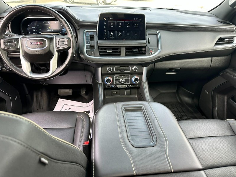 GMC Yukon Vehicle Full-screen Gallery Image 14