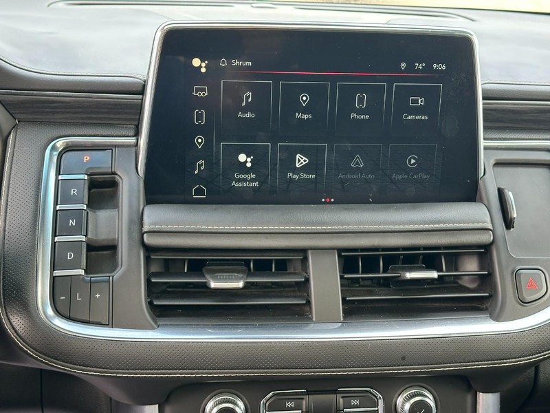 GMC Yukon Vehicle Full-screen Gallery Image 16