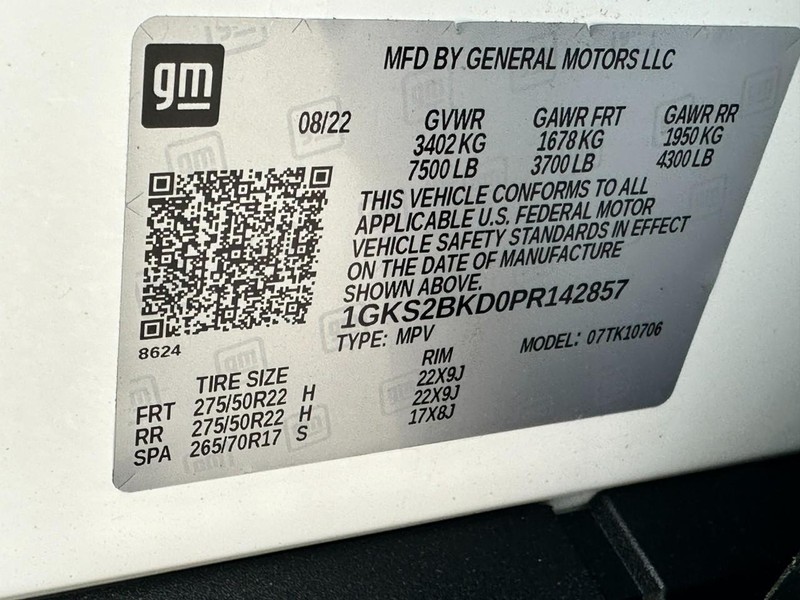 GMC Yukon Vehicle Full-screen Gallery Image 26