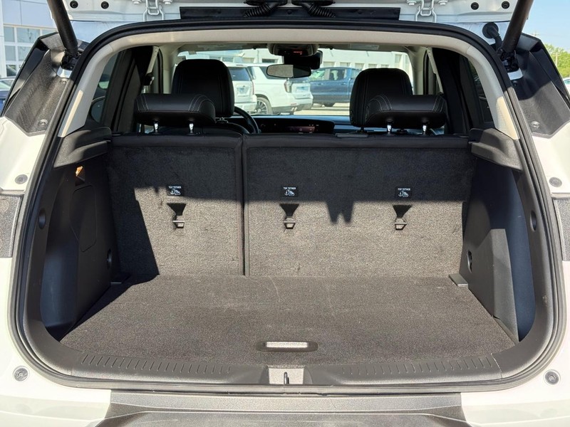 Buick Encore GX Vehicle Full-screen Gallery Image 6