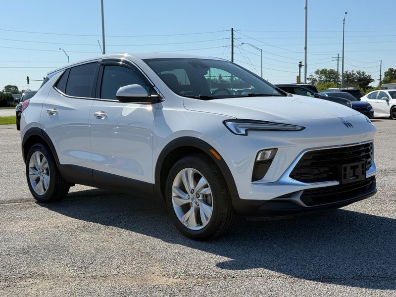 Buick Encore GX Vehicle Full-screen Gallery Image 8