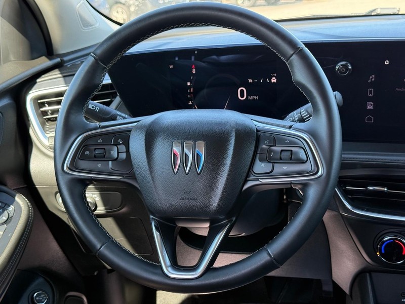 Buick Encore GX Vehicle Full-screen Gallery Image 12