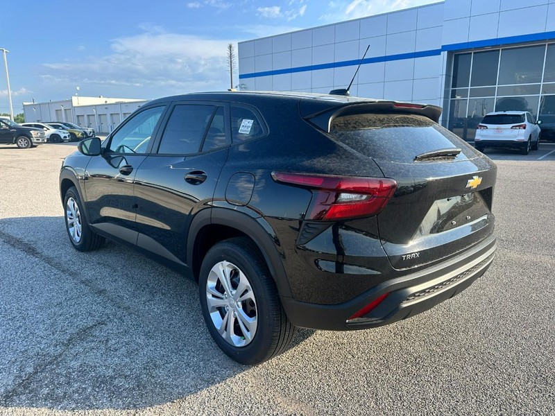Chevrolet Trax Vehicle Full-screen Gallery Image 3