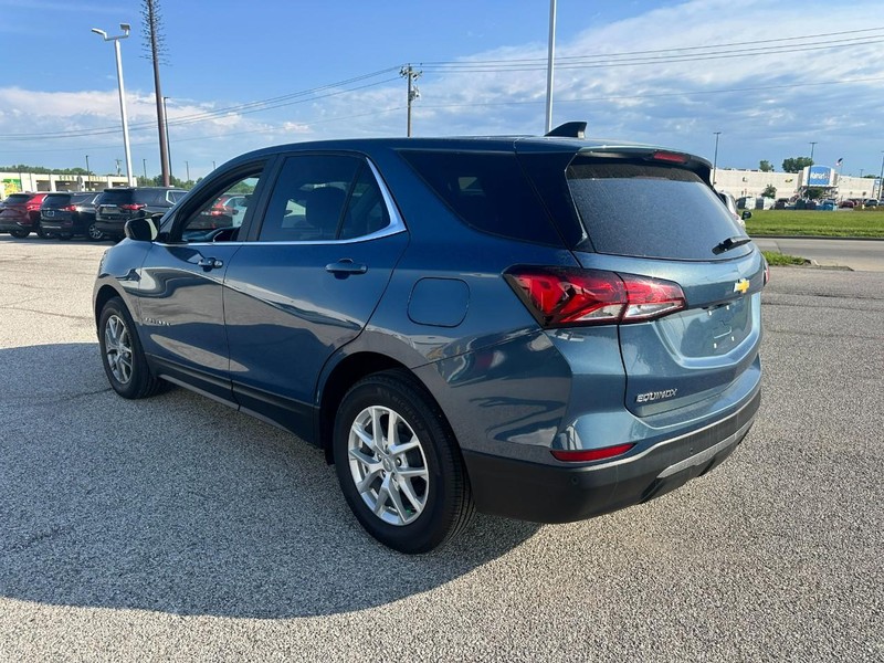 Chevrolet Equinox Vehicle Full-screen Gallery Image 3