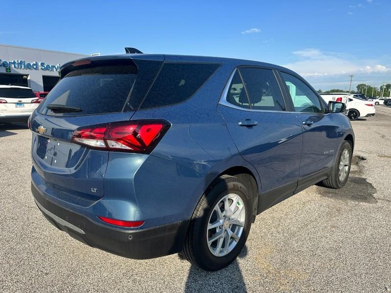 Chevrolet Equinox Vehicle Full-screen Gallery Image 7