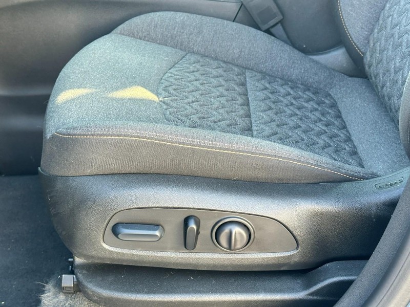Chevrolet Equinox Vehicle Full-screen Gallery Image 16