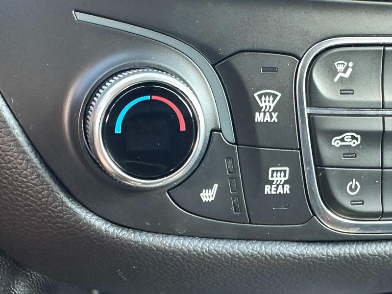 Chevrolet Equinox Vehicle Full-screen Gallery Image 20