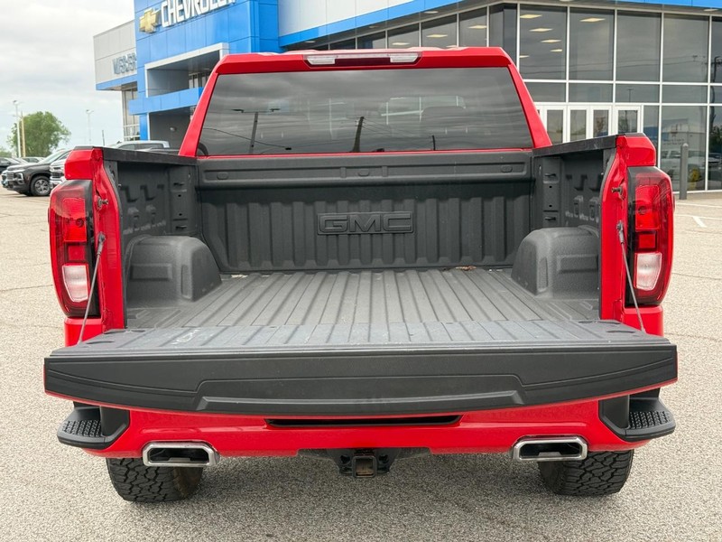 GMC Sierra 1500 Vehicle Full-screen Gallery Image 6
