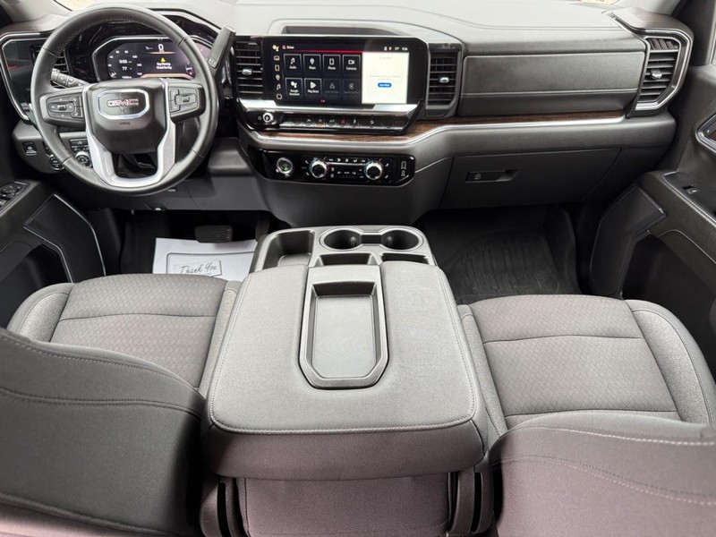 GMC Sierra 1500 Vehicle Full-screen Gallery Image 11
