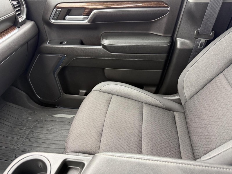 GMC Sierra 1500 Vehicle Full-screen Gallery Image 19