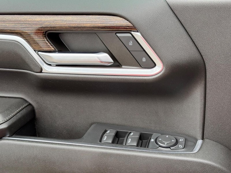 GMC Sierra 1500 Vehicle Full-screen Gallery Image 22