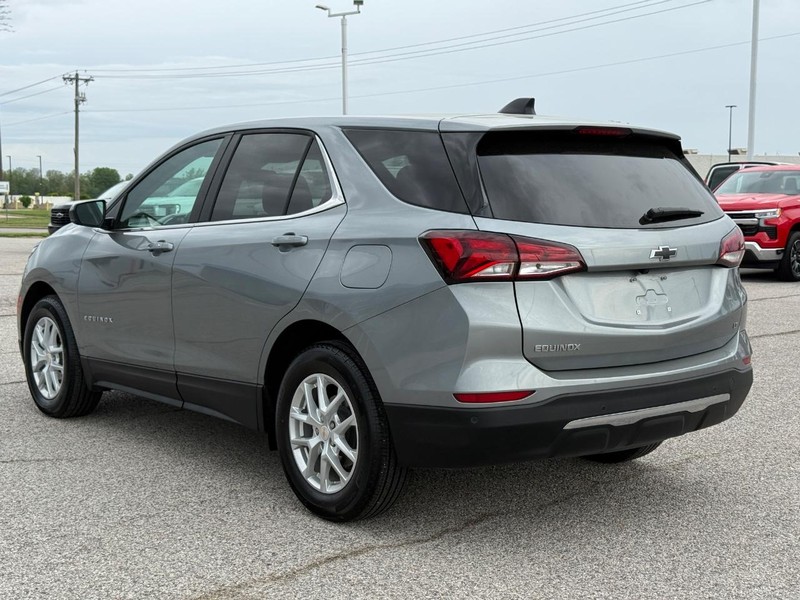Chevrolet Equinox Vehicle Full-screen Gallery Image 3