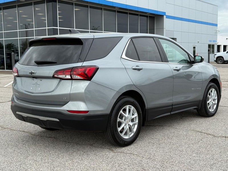 Chevrolet Equinox Vehicle Full-screen Gallery Image 5