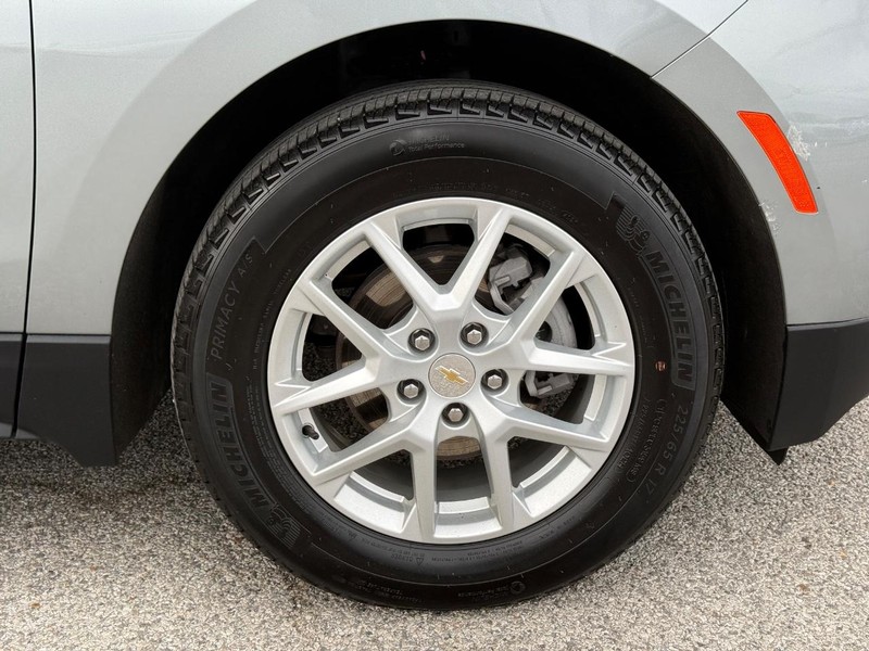 Chevrolet Equinox Vehicle Full-screen Gallery Image 7