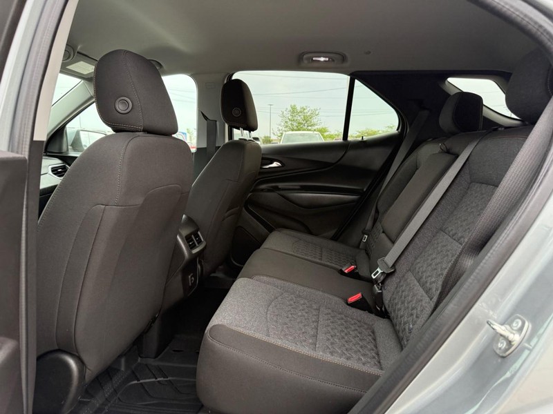 Chevrolet Equinox Vehicle Full-screen Gallery Image 10