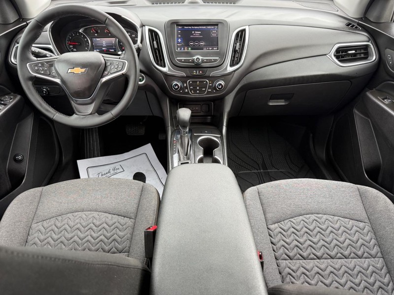 Chevrolet Equinox Vehicle Full-screen Gallery Image 11