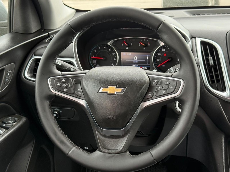 Chevrolet Equinox Vehicle Full-screen Gallery Image 12