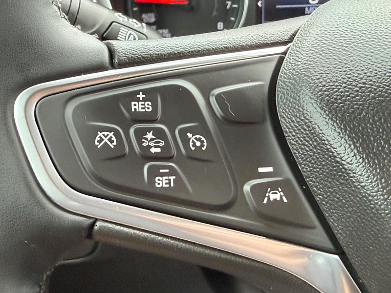 Chevrolet Equinox Vehicle Full-screen Gallery Image 13