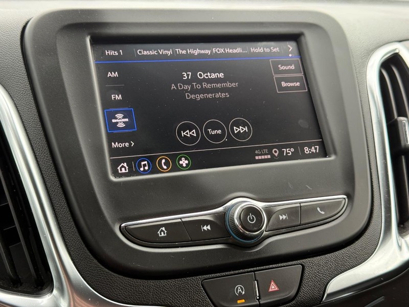 Chevrolet Equinox Vehicle Full-screen Gallery Image 16