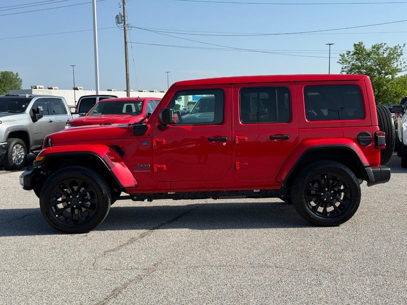 Jeep Wrangler 4xe Vehicle Full-screen Gallery Image 2