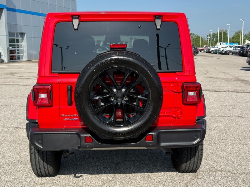 Jeep Wrangler 4xe Vehicle Full-screen Gallery Image 4