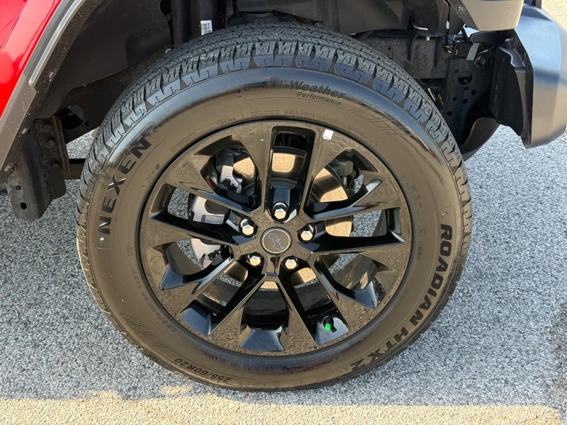 Jeep Wrangler 4xe Vehicle Full-screen Gallery Image 7