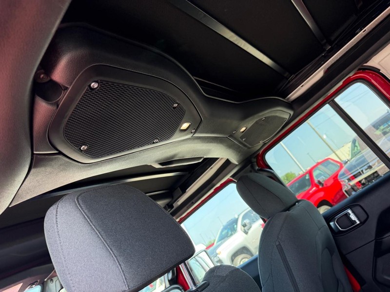 Jeep Wrangler 4xe Vehicle Full-screen Gallery Image 11
