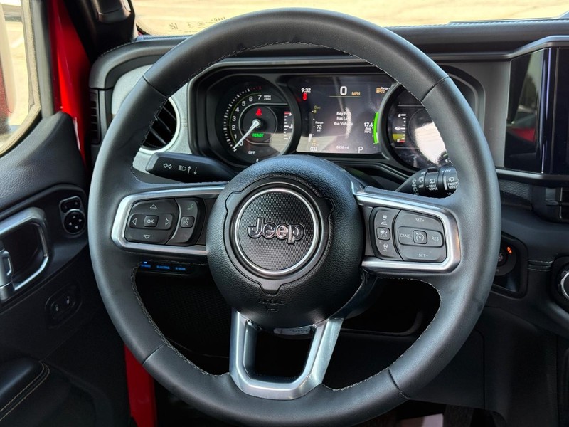 Jeep Wrangler 4xe Vehicle Full-screen Gallery Image 13