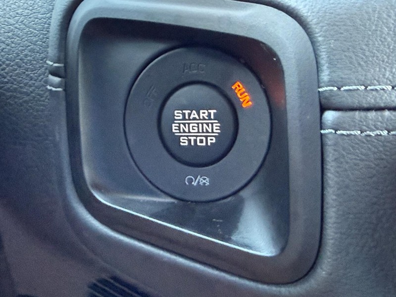 Jeep Wrangler 4xe Vehicle Full-screen Gallery Image 16