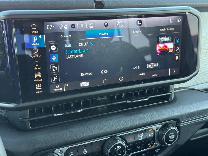 Jeep Wrangler 4xe Vehicle Full-screen Gallery Image 17