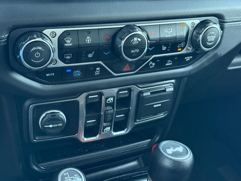 Jeep Wrangler 4xe Vehicle Full-screen Gallery Image 19