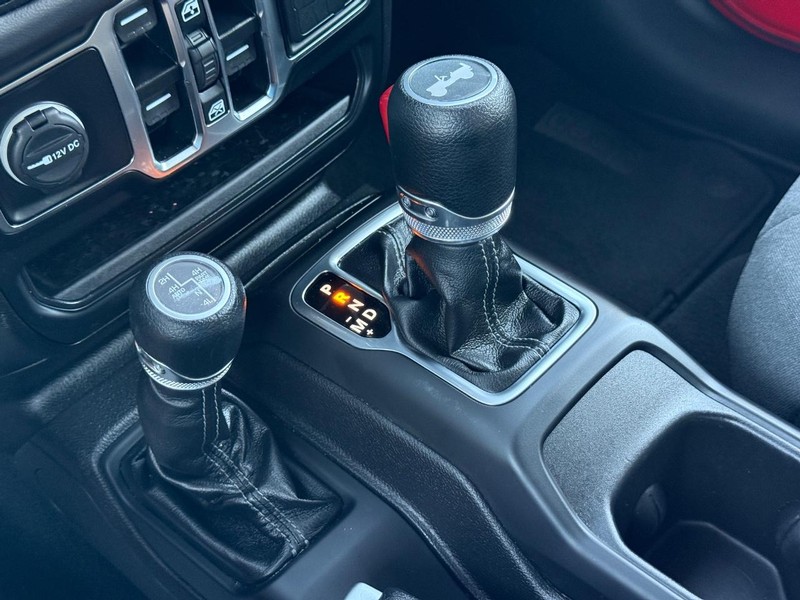 Jeep Wrangler 4xe Vehicle Full-screen Gallery Image 20