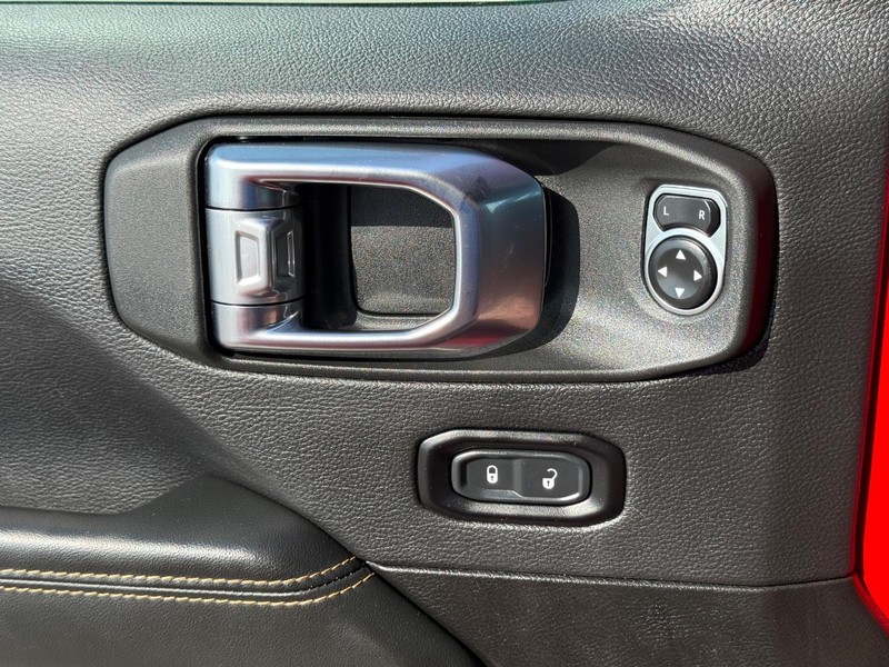 Jeep Wrangler 4xe Vehicle Full-screen Gallery Image 24