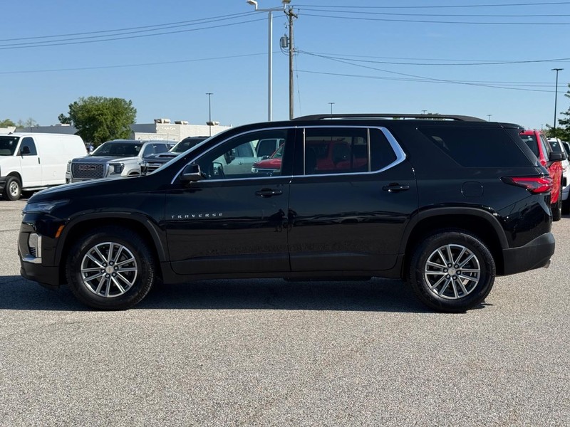 Chevrolet Traverse Vehicle Full-screen Gallery Image 2