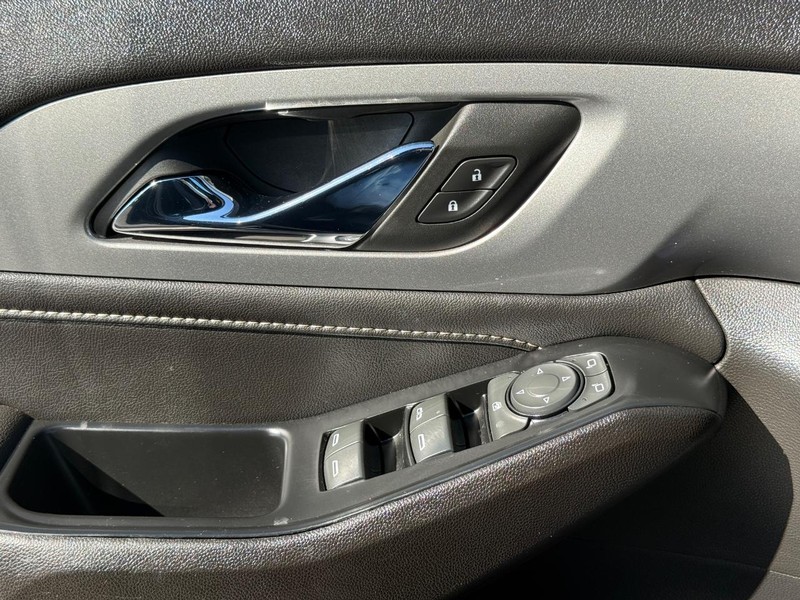 Chevrolet Traverse Vehicle Full-screen Gallery Image 23