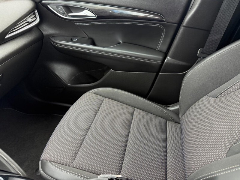 Buick Envision Vehicle Full-screen Gallery Image 20